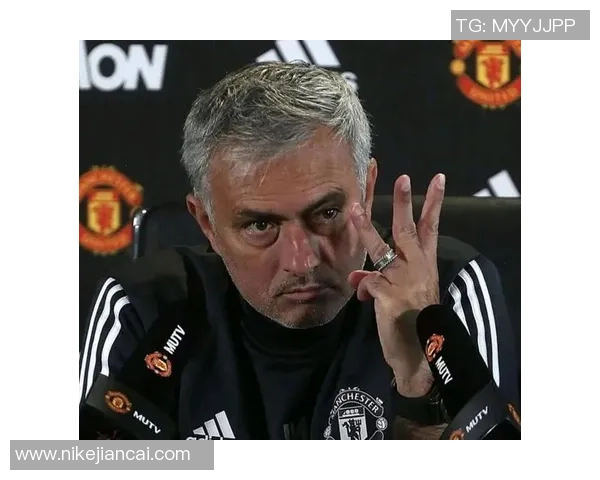 大鼻子足球明星阿的传奇人生与球场风采揭秘